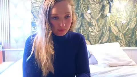 Snapshot of stellaflowerpower chatting on 05/07/26, 11:15 StellaFlowerPower online show from 05/07/26, 11:15