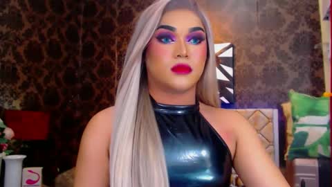 CALL ME STELLA online show from 01/11/25, 01:01