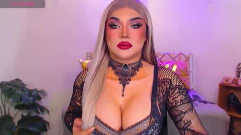 CALL ME STELLA online show from 11/17/25, 10:10