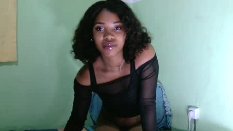 Snapshot of stellah2555 chatting on 04/10/26, 04:01 stellah2555 online show from 04/10/26, 04:01