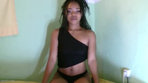 Snapshot of stellah2555 chatting on 04/19/26, 10:03 stellah2555 online show from 04/19/26, 10:03