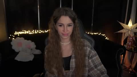 stellahoneywell online show from 04/18/26, 05:33