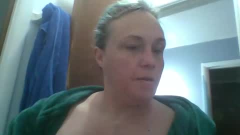 Snapshot of stellaquinn1775 chatting on 11/29/25, 02:20 Stella online show from 11/29/25, 02:20