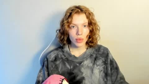 S T E L L A online show from 12/19/25, 08:54