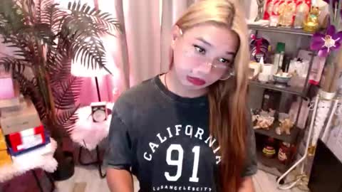 Stella sweet online show from 04/17/26, 12:46