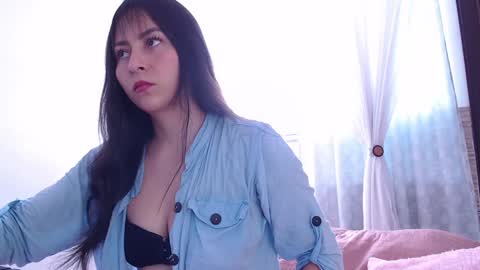 Snapshot of step_daughter_ chatting on 01/12/25, 08:14 MIA online show from 01/12/25, 08:14