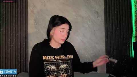 Stepha online show from 12/16/25, 11:04