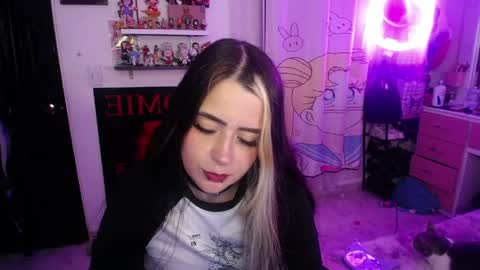 Snapshot of stephani_rousso chatting on 05/16/26, 12:18 joha cosmo online show from 05/16/26, 12:18