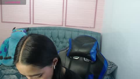 Stephania online show from 02/05/25, 10:41