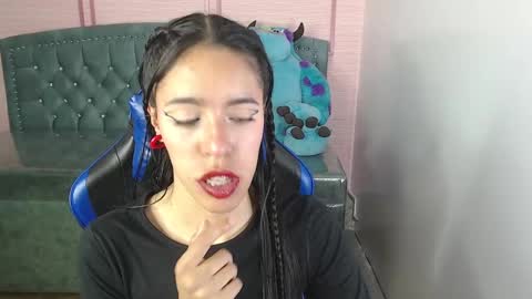 Stephania online show from 02/21/25, 10:15