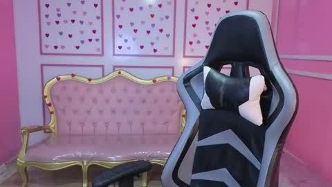 Stephania online show from 09/09/25, 11:32