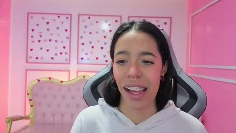 Stephania online show from 09/25/25, 11:36