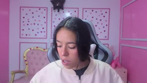 Stephania online show from 10/20/25, 12:16