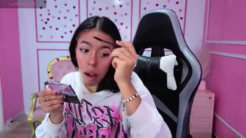 Stephania online show from 12/19/25, 11:50