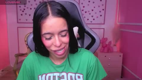 Stephania online show from 12/21/25, 12:34