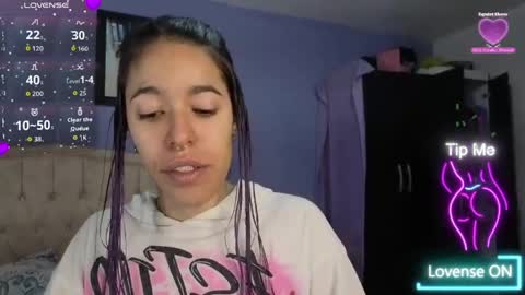 Snapshot of stephania_t chatting on 05/22/26, 05:18 Stephania online show from 05/22/26, 05:18