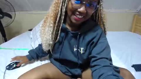 Snapshot of stephaniafa chatting on 03/10/25, 03:45 perfectly imperfect girl online show from 03/10/25, 03:45