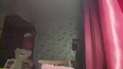 Snapshot of stephaniflicek chatting on 02/20/26, 03:01 Stephani online show from 02/20/26, 03:01