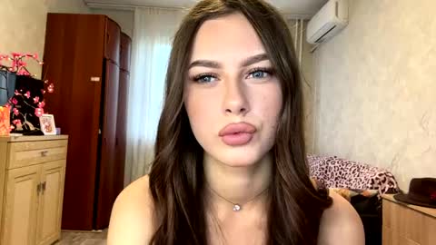 Snapshot of stephaniflicek chatting on 06/07/26, 04:00 Stephani online show from 06/07/26, 04:00