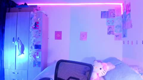 Stephanie  online show from 02/18/25, 11:52