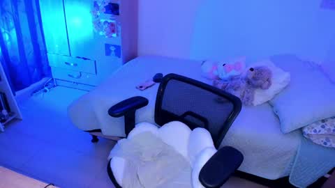 Stephanie  online show from 03/04/25, 01:23