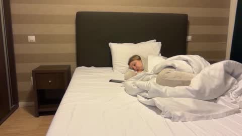 Stephany online show from 12/13/25, 07:53