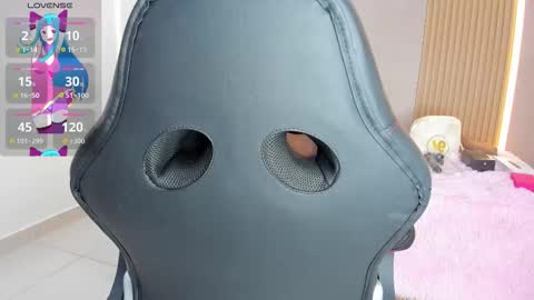 Stephany online show from 12/23/25, 03:37