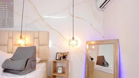 Stefanny online show from 02/09/25, 07:05