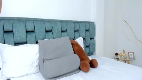 Stefanny online show from 11/30/25, 01:20