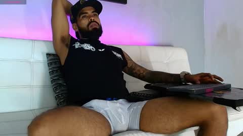 Snapshot of stephenbrown_ chatting on 02/17/25, 06:31    ................     online show from 02/17/25, 06:31