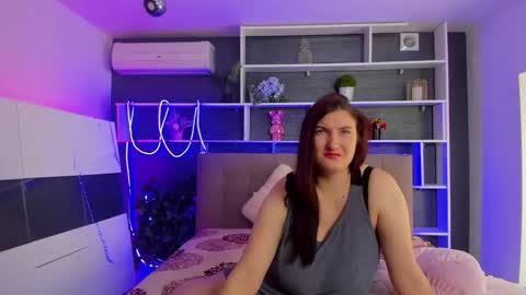 Stephie online show from 02/05/26, 06:40