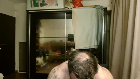 Snapshot of stevebulkzor chatting on 12/20/25, 02:51 Steve Oakenshield son of John son of Vasyl online show from 12/20/25, 02:51