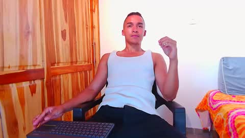 steven_modelo69 online show from 12/15/24, 01:46