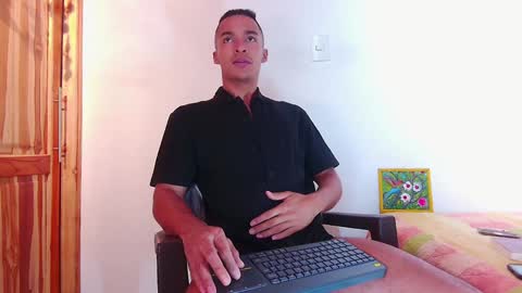 steven_modelo69 online show from 02/02/25, 10:39