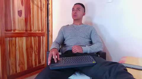 steven_modelo69 online show from 02/17/25, 05:58