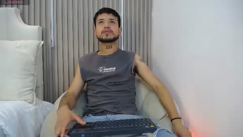 Snapshot of steven_skiing chatting on 07/29/26, 04:10 STEVEN online show from 07/29/26, 04:10