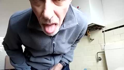 Snapshot of stevenx1974 chatting on 12/13/24, 11:34 stevenx1974 online show from 12/13/24, 11:34