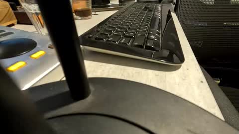 Snapshot of stevie_grey chatting on 10/20/25, 06:19 stevie_grey online show from 10/20/25, 06:19