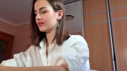 Lina online show from 01/17/26, 10:31