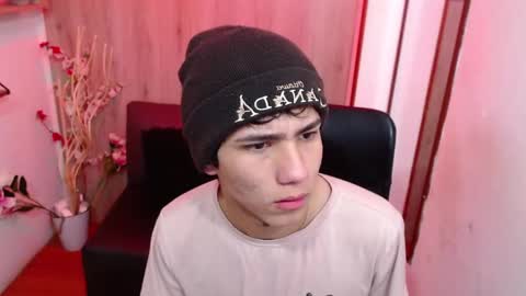 Snapshot of stich_23 chatting on 02/14/26, 01:19 Stich online show from 02/14/26, 01:19