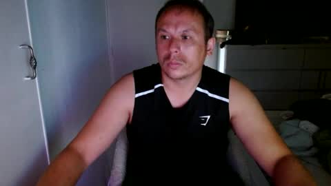 Snapshot of stiffmeister94 chatting on 07/05/26, 02:46 Axel online show from 07/05/26, 02:46