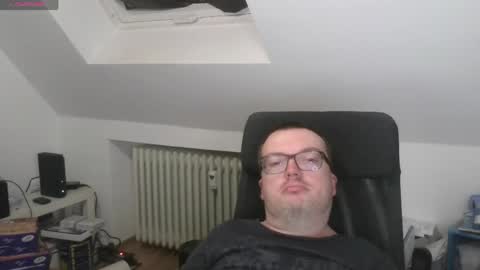 Oliver online show from 04/15/26, 07:58