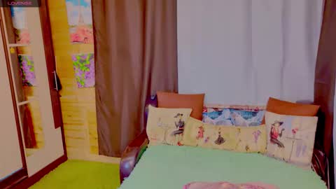 StiphlerMomy online show from 10/25/25, 03:40