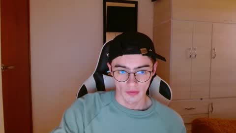 Snapshot of stiv_grant chatting on 01/18/25, 12:04 stiv_grant online show from 01/18/25, 12:04