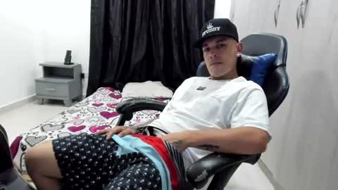 Snapshot of stiven_fox33 chatting on 11/18/25, 02:28 stiven_fox33 online show from 11/18/25, 02:28