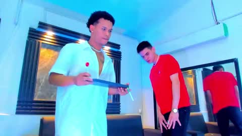 friends online show from 10/03/25, 04:20