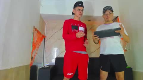 friends online show from 10/28/25, 04:49