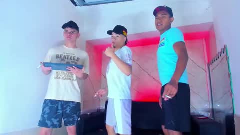 friends online show from 11/17/25, 04:51