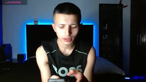 Snapshot of stivent777 chatting on 03/10/25, 01:45 stiven tellez online show from 03/10/25, 01:45