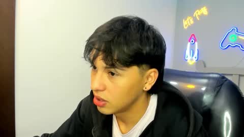 Stiwen online show from 10/11/25, 01:42